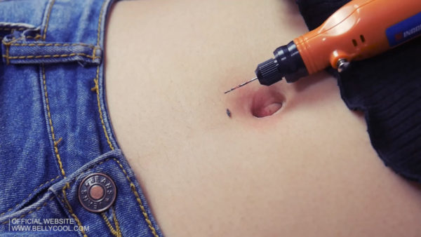 Crazy electric grinding pen into the navel-Moon